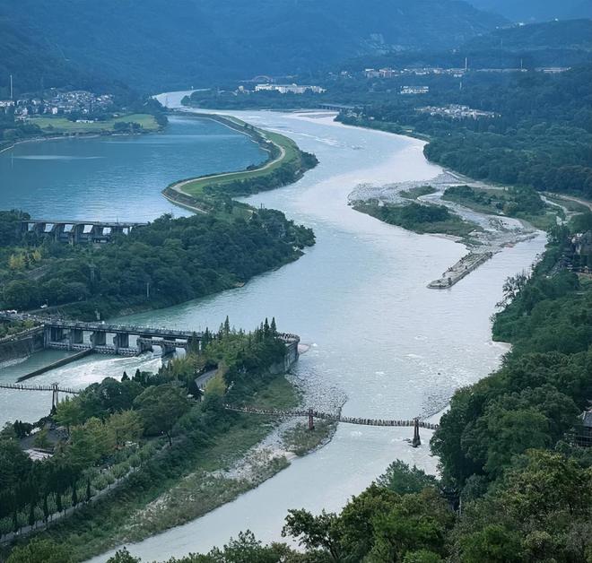 四川旅游五天四晚攻略跟团旅游价格明细四川最佳方案